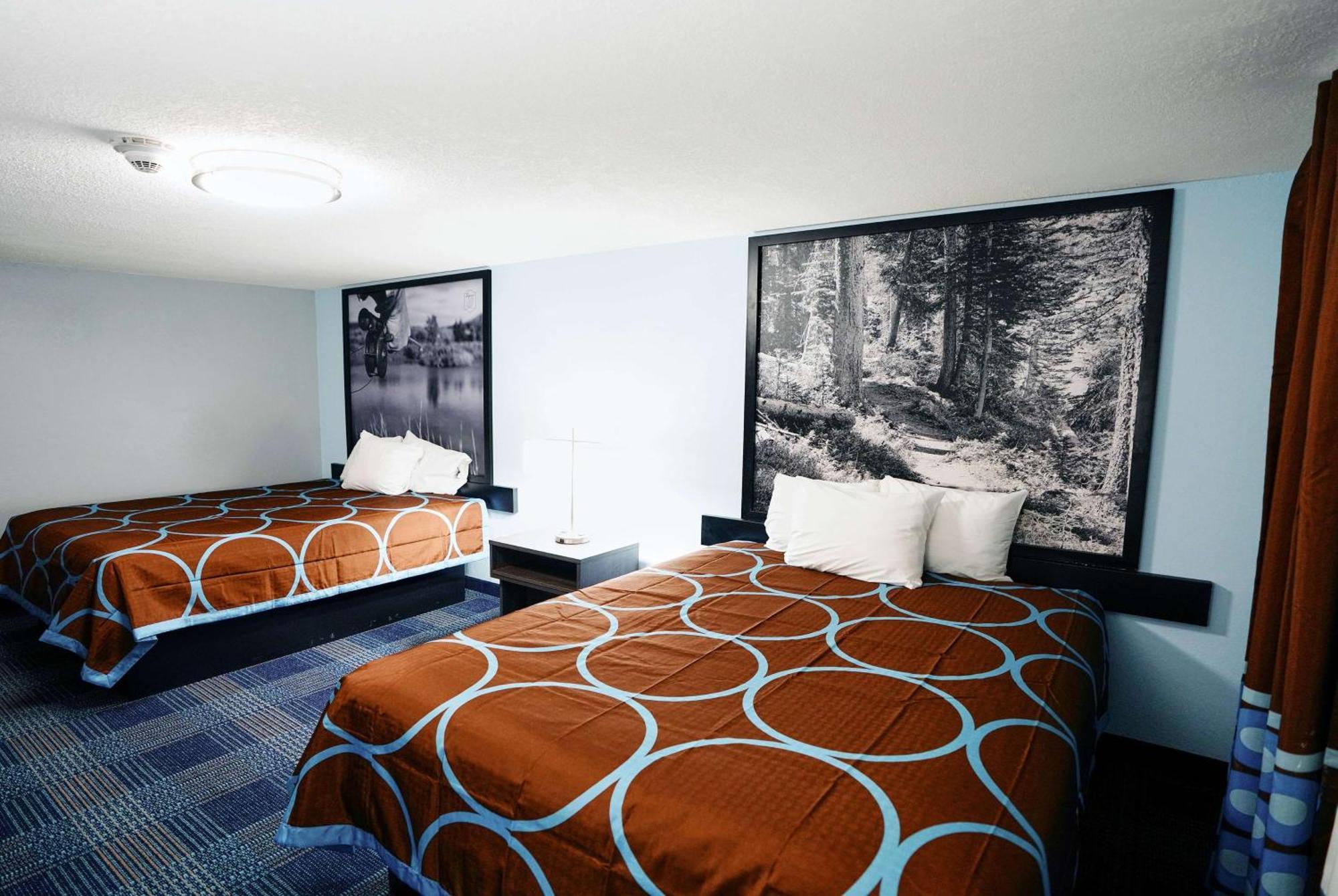 Super 8 By Wyndham Pueblo Hotel Buitenkant foto