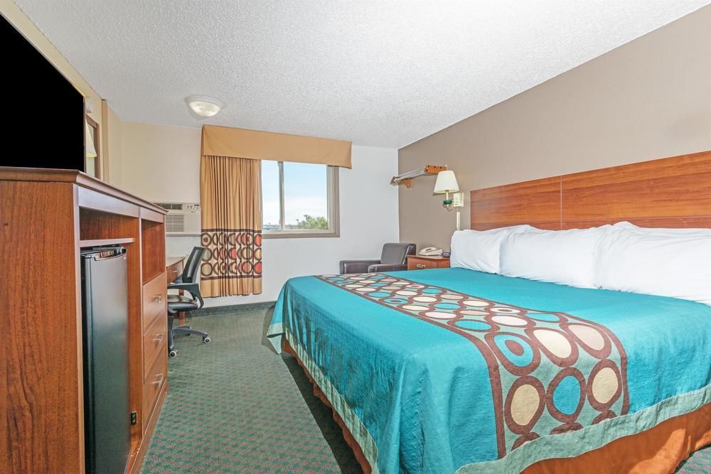 Super 8 By Wyndham Pueblo Hotel Buitenkant foto