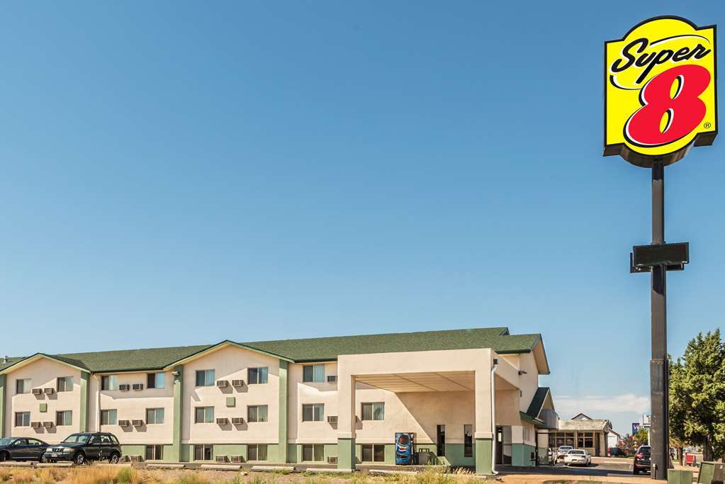 Super 8 By Wyndham Pueblo Hotel Buitenkant foto