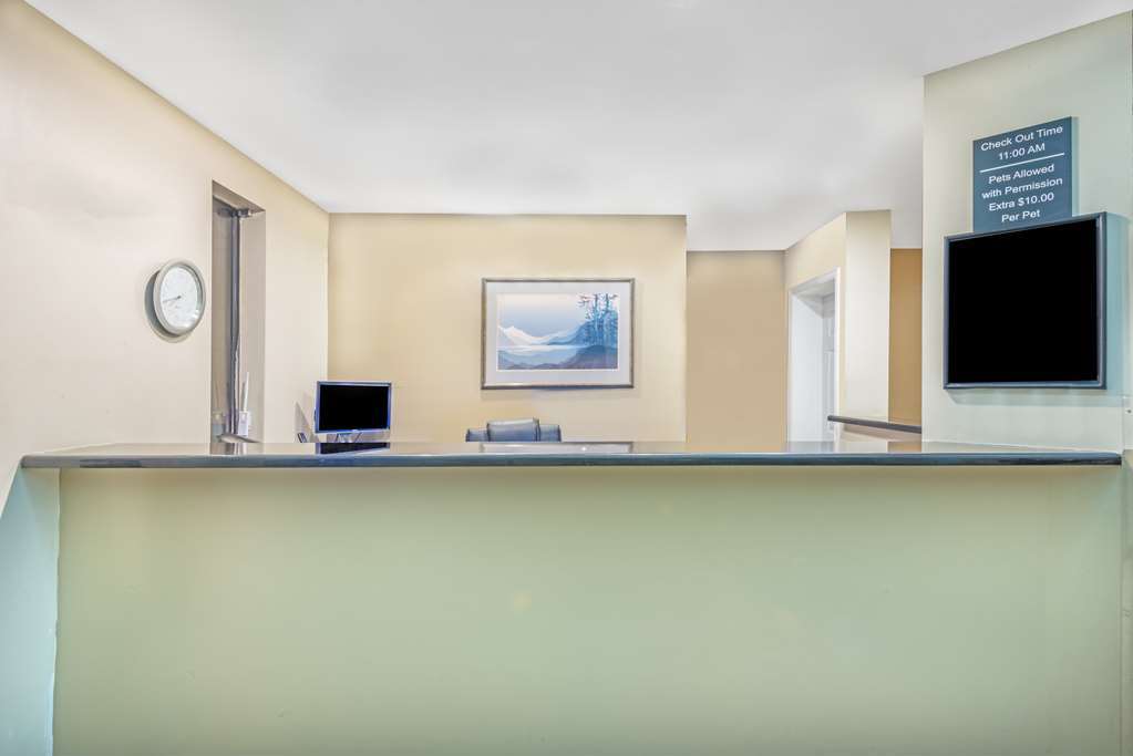 Super 8 By Wyndham Pueblo Hotel Interieur foto