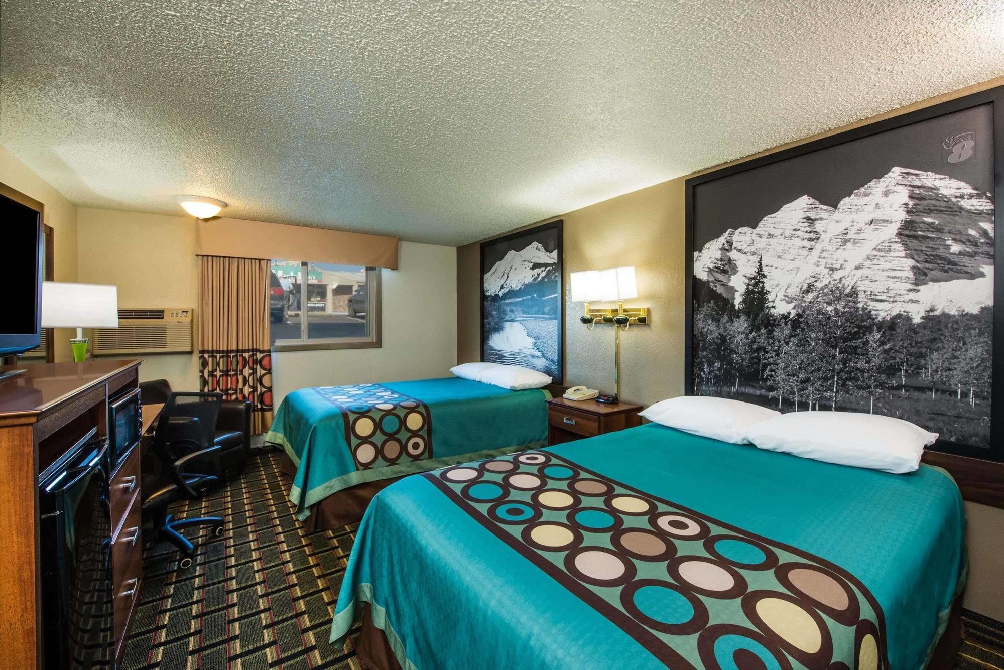 Super 8 By Wyndham Pueblo Hotel Buitenkant foto