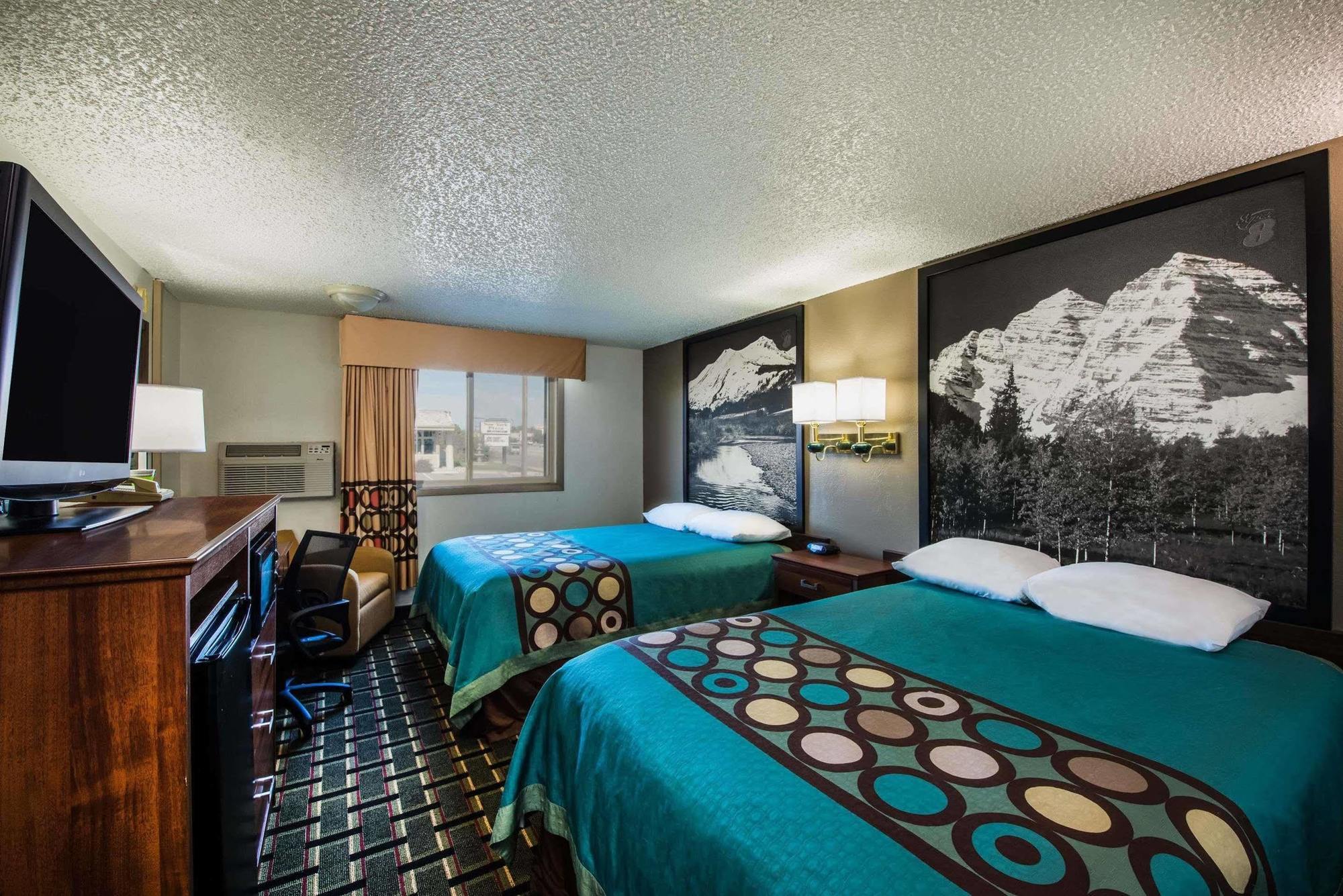 Super 8 By Wyndham Pueblo Hotel Buitenkant foto